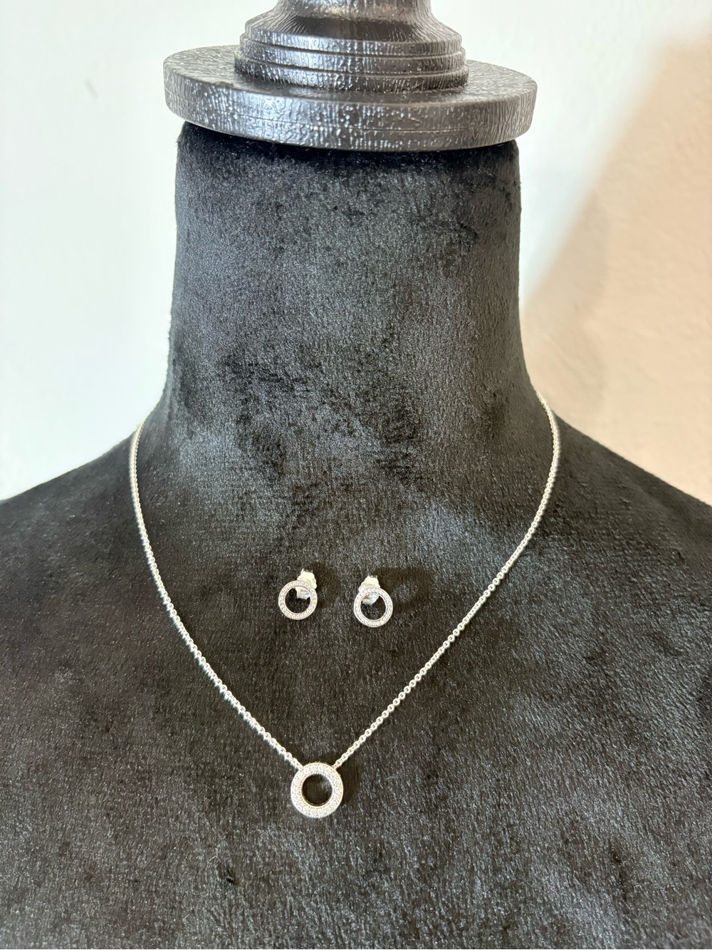 Pandora Circle of Sparkle necklace and earrings set